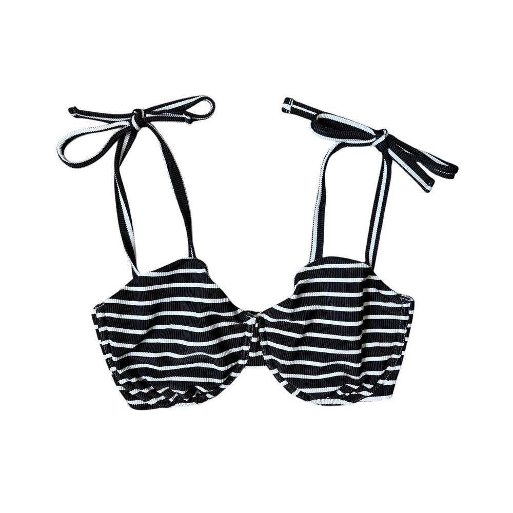 NWT Abercrombie Curve Love Bikini Top - Small